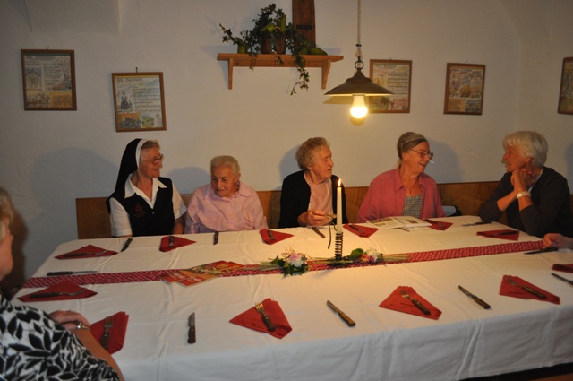 Sr.Adelgundis mit ihren Schwestern
