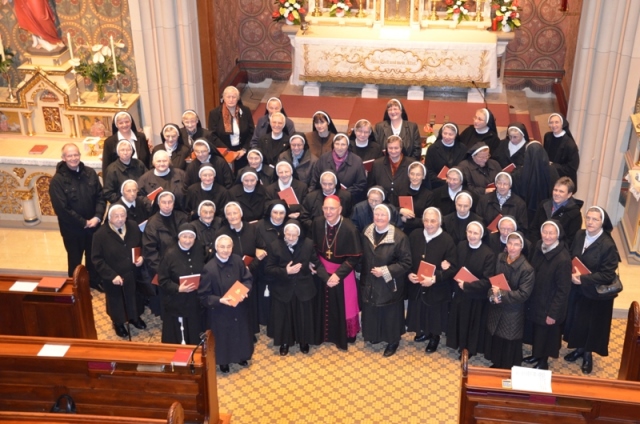 Schwesterngruppe nach dem Gottesdienst