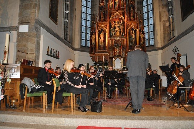 6.4.2013: Benefizkonzert \"Ensemble Saitenstreiche\"