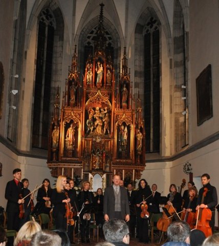 6.4.2013: Benefizkonzert \"Ensemble Saitenstreiche\"